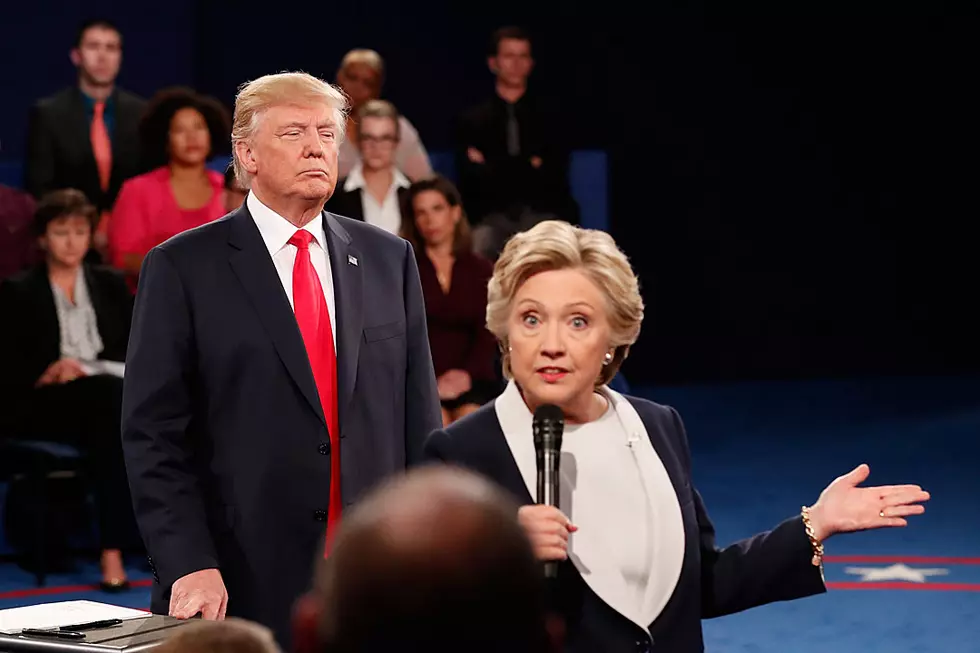 Donald, Hillary Debate Photos Are Reason Enough to Move to Canada