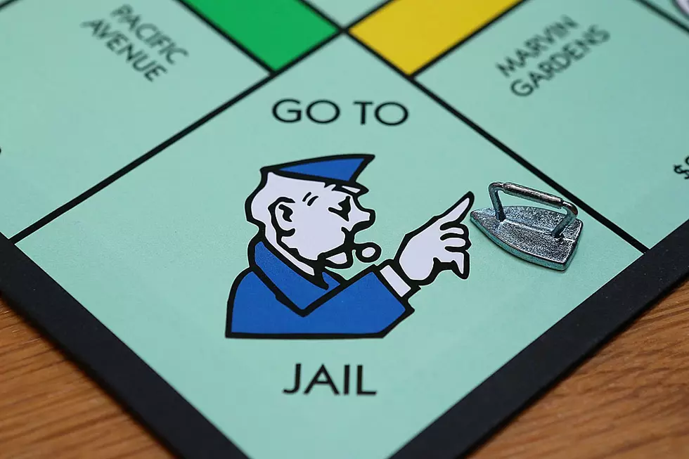 Dingbat Tries to Use Monopoly ‘Get Out of Jail’ Card in Real Life