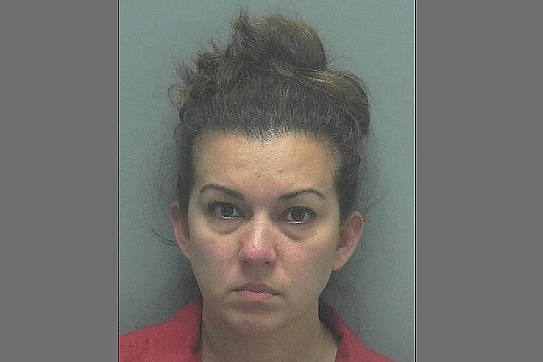 Woman Snorts Coke off iPhone on School's Parent Pickup Line