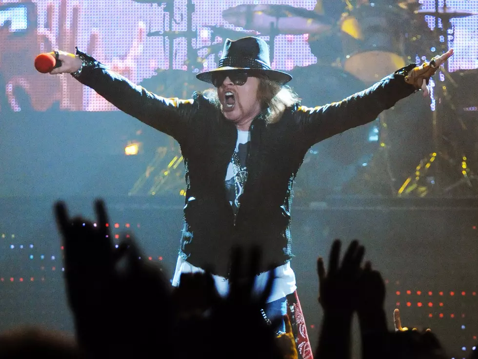 Axl Rose Gets Unruly Fan Kicked Out Of Guns & Roses Show [Video]