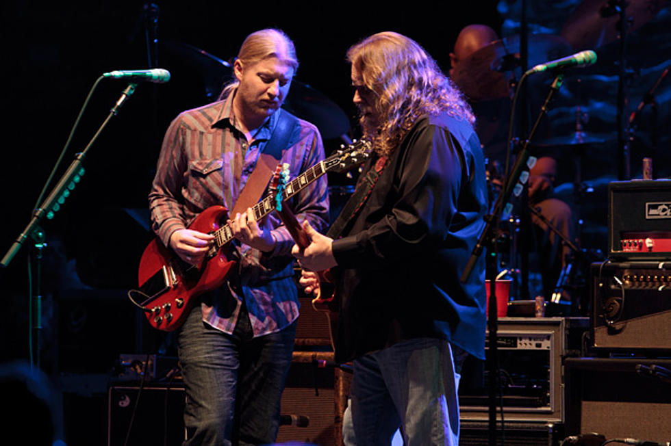 Allman Brothers Cover Neil Young’s ‘Southern Man’ in Concert