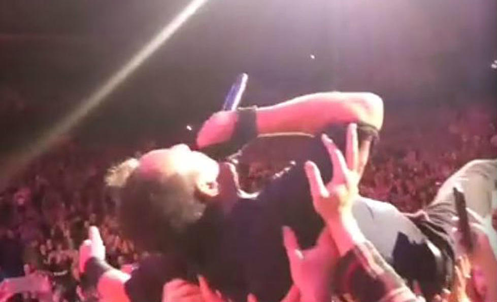 Springsteen Crowd Surfing at the Prudential Center [VIDEO]