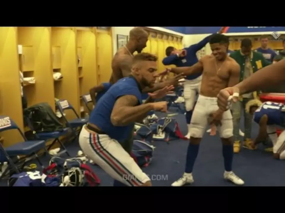 The New York Giants Do the “Mannequin Challenge”