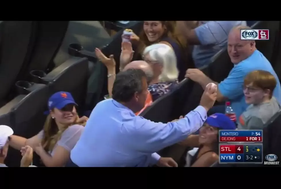 Chris Christie Caught A Foul Ball At Citi Field