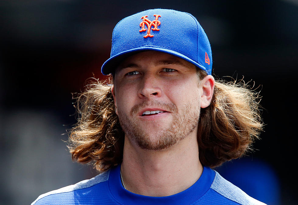 Mets Pitcher Jacob deGrom Cuts off His Hair!
