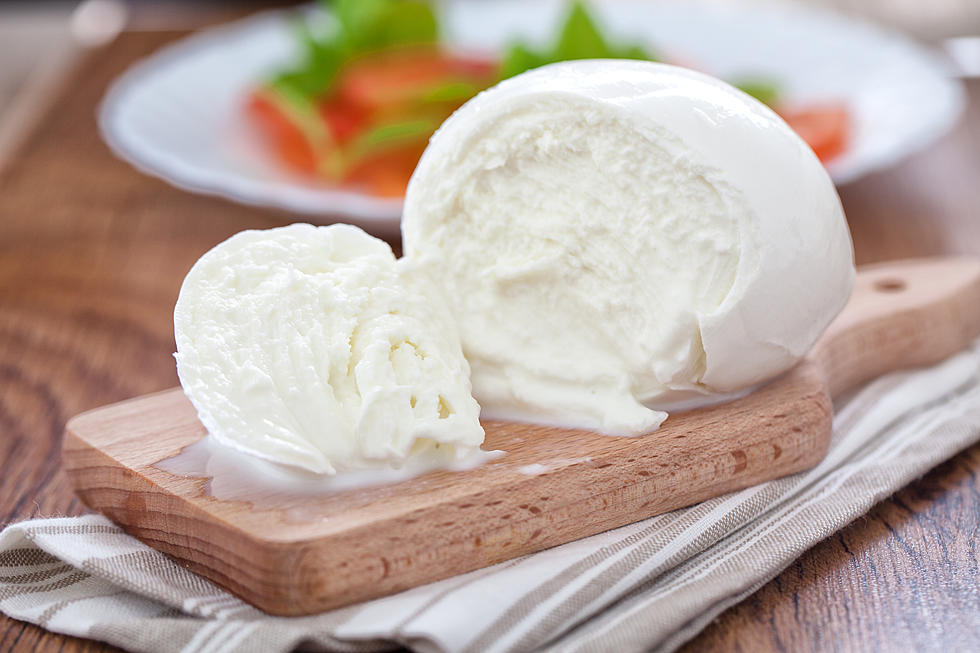 This NJ Restaurant Makes Fresh Mozzarella &#8211; AT YOUR TABLE