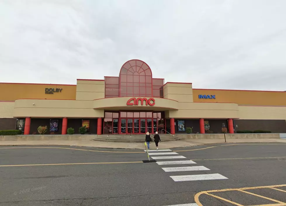 AMC Movie Theatre, AMC Monmouth Mall