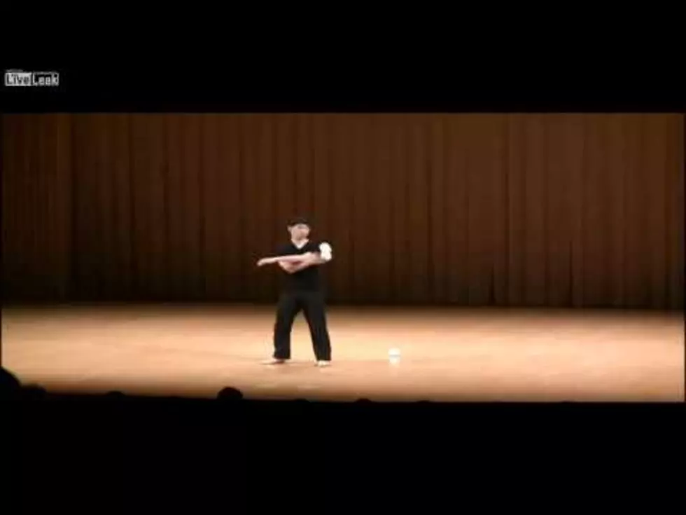 Japanese Juggler Does Amazing Performance Using One Ball