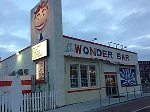 Bruce Watches Giants At Wonder Bar