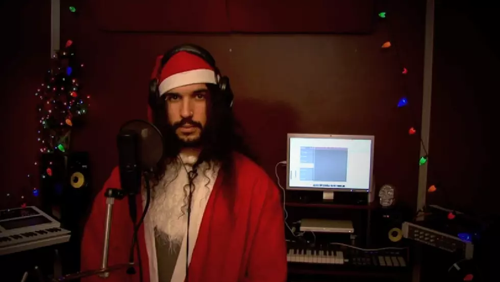 Man Covers ‘All I Want For Christmas’ in 20 Different Styles [VIDEO]