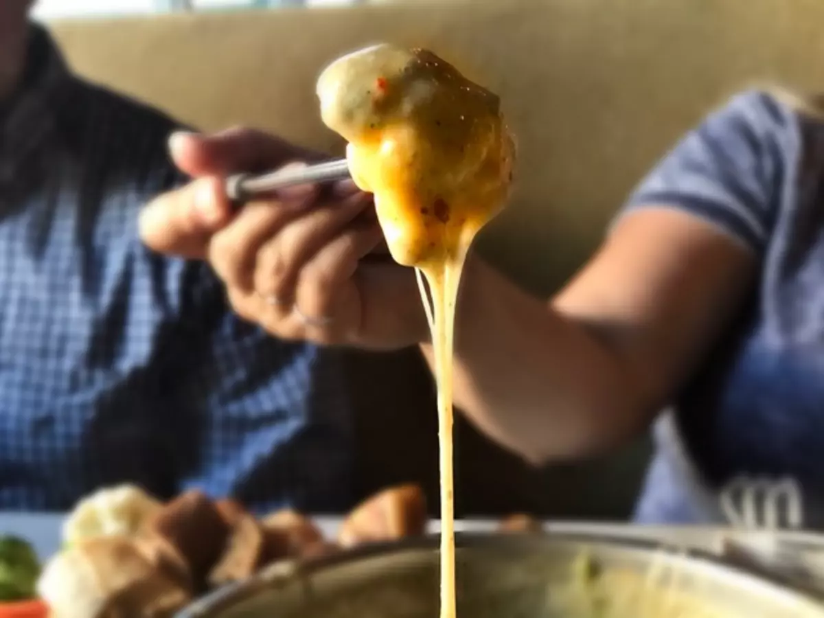 https://townsquare.media/site/393/files/2019/09/melted-cheese-fondue.png?w=1200&h=0&zc=1&s=0&a=t&q=89