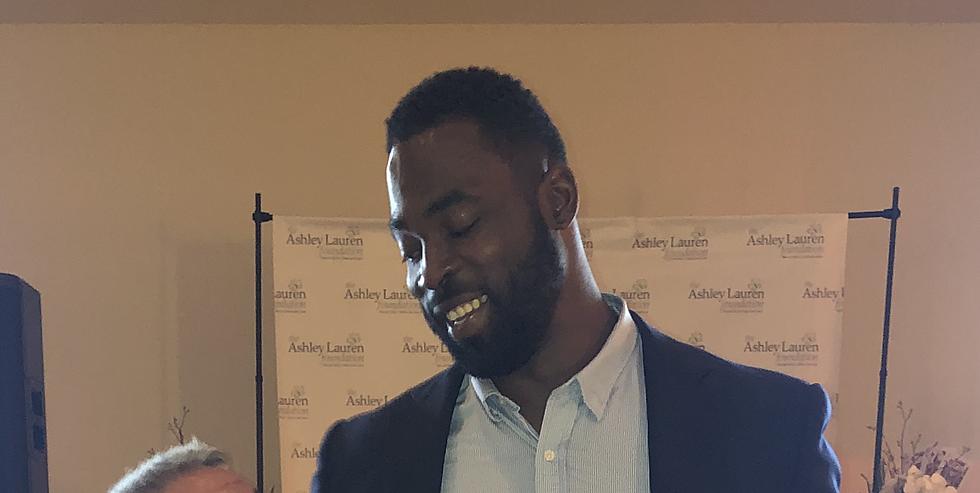 Who Is NY Giants Great Justin Tuck Looking At?