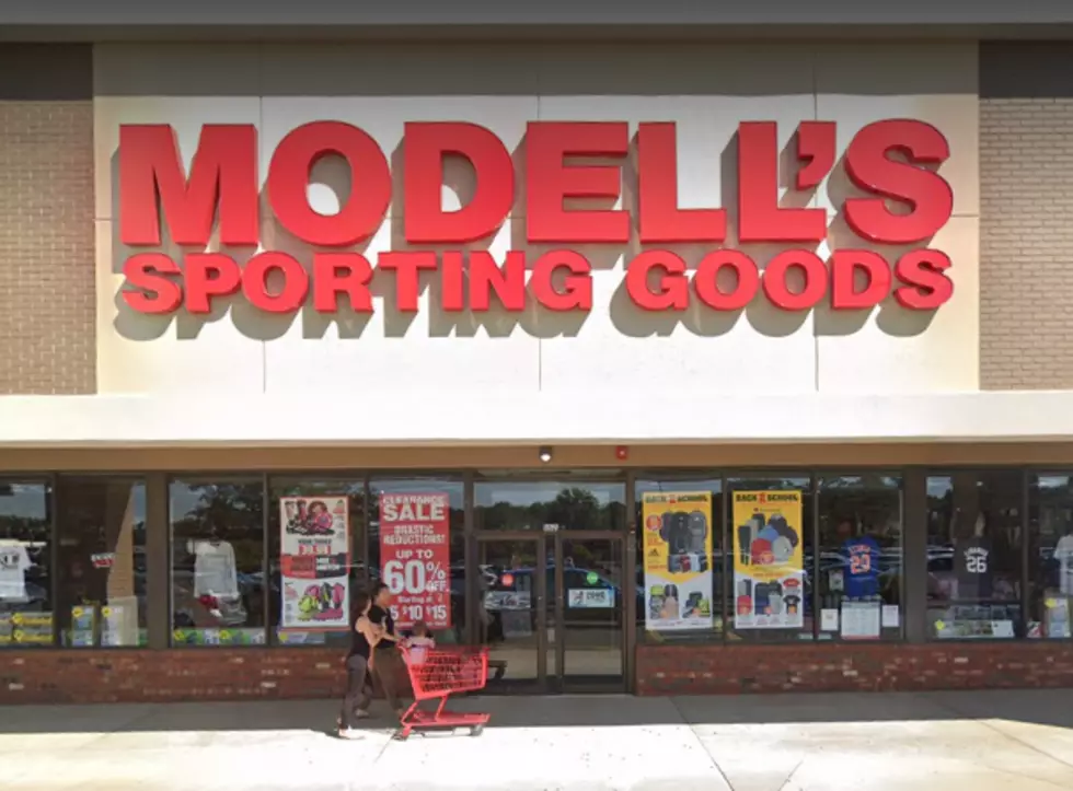 Englishtown Modell&#8217;s Sporting Goods to Close