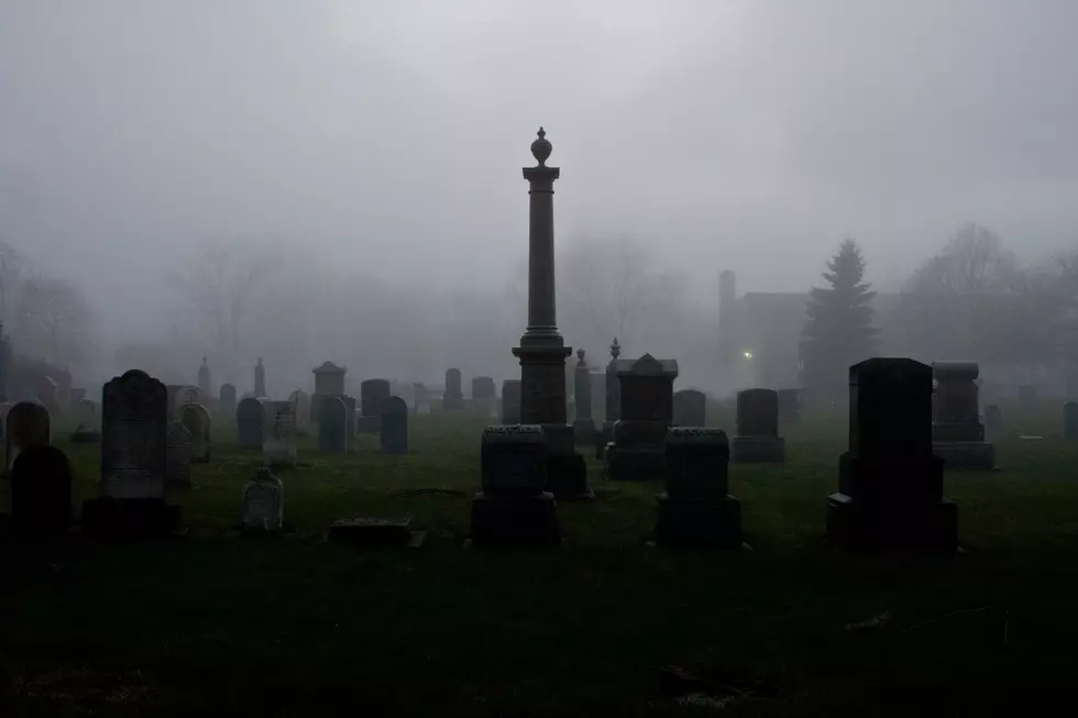 Where to find the oldest grave site in New Jersey