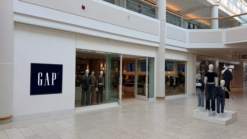 Freehold Raceway Mall