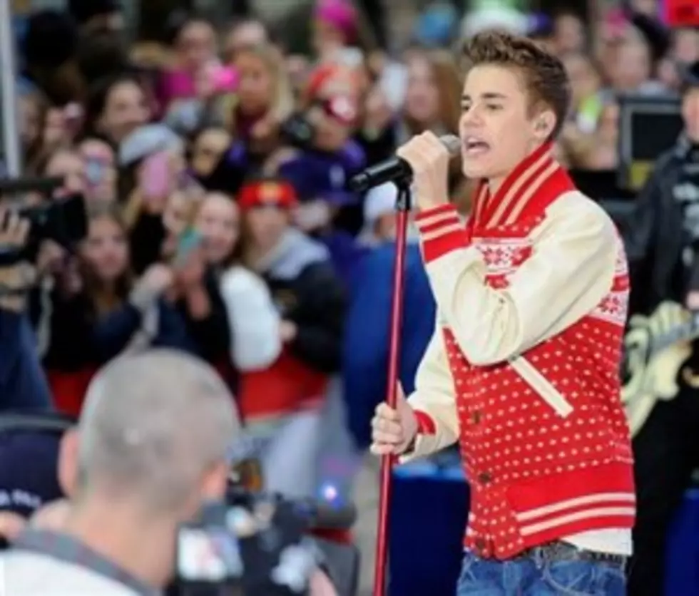 Justin Bieber &#8220;Fever&#8221; at Christmastime![VIDEO]