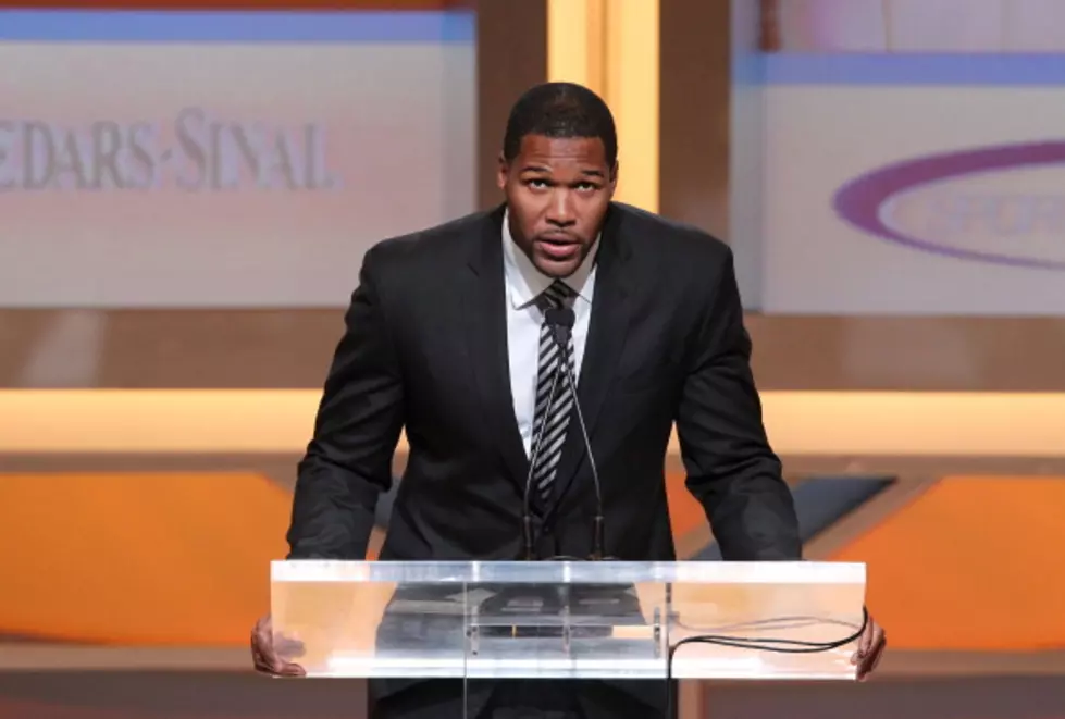 Ex-Giant Strahan Becomes Kelly Ripa’s Co-Host [VIDEO]