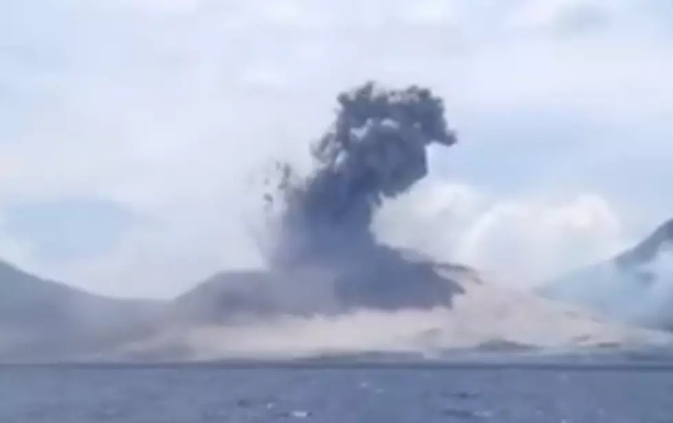 Watch An Amazing Volcano Eruption From The Water [Video]