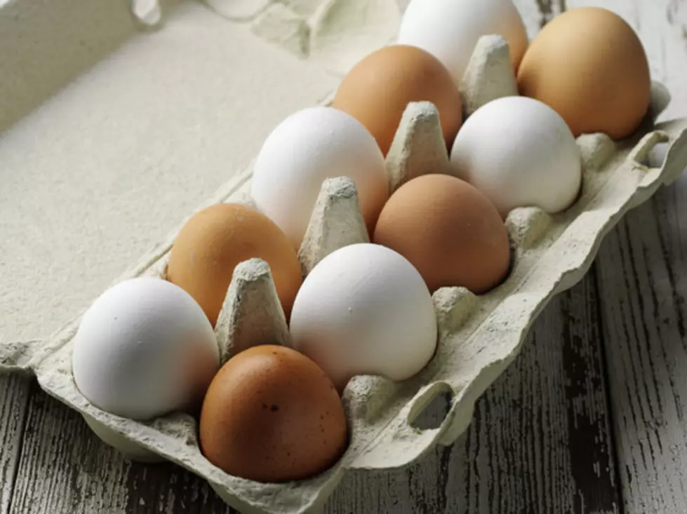 Watch A Ridiculously Easy Way To Peel A Hard Boiled Egg [Video]