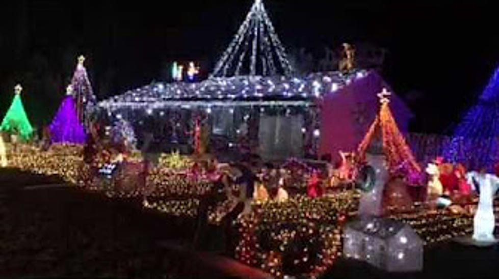 An Amazing Christmas Light Show in Bayville