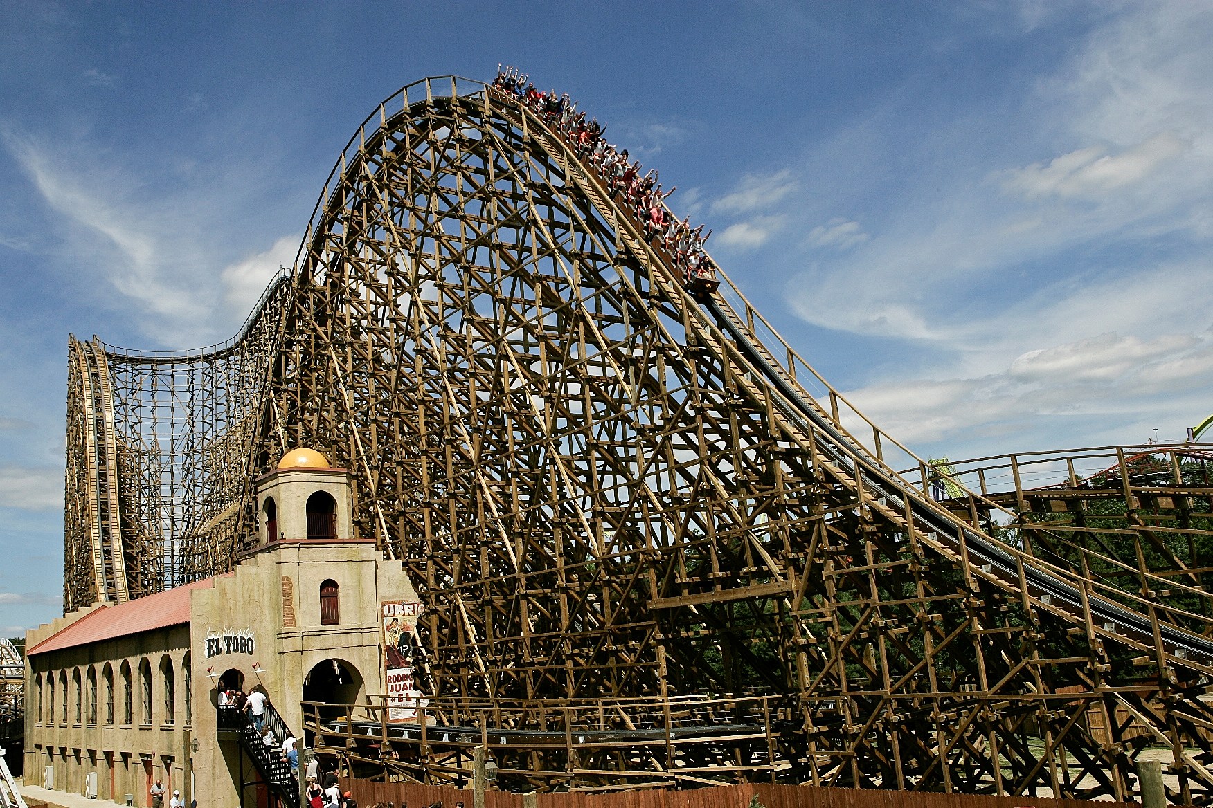 Great Adventure s El Toro Is The Best Wooden Roller Coaster