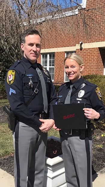 Stafford police officer completes DARE training