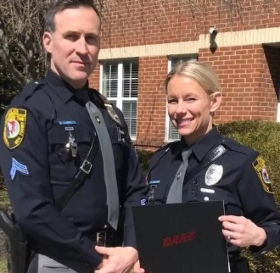 Stafford Police Officer completes DARE training