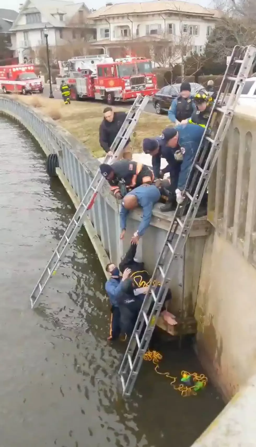 Deal Police, Allenhurst & Asbury Park firefighters rescue man trapped in Deal Lake