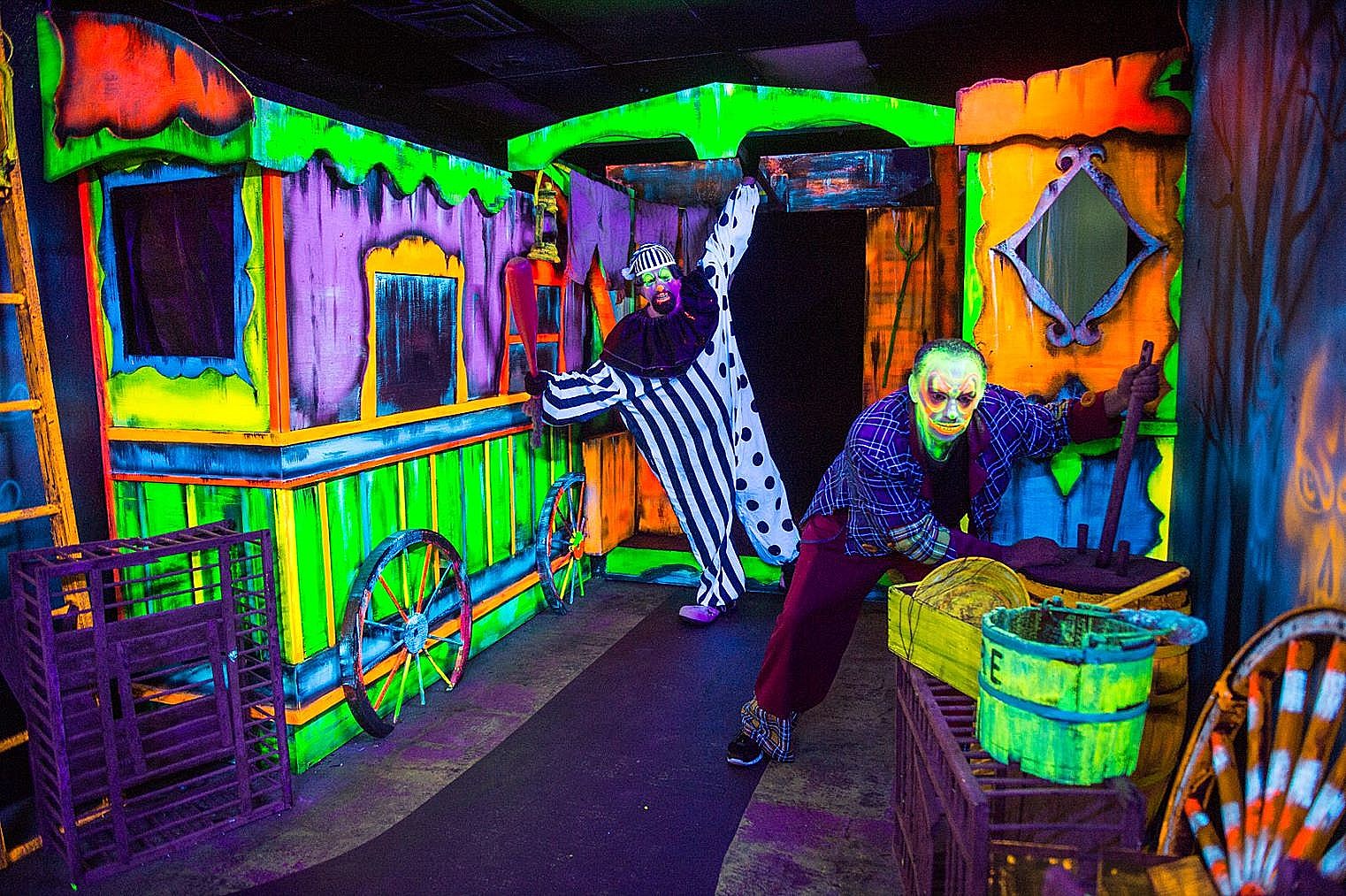 A Look Inside The Spooky "Fright Fest" 2022 at Six Flags