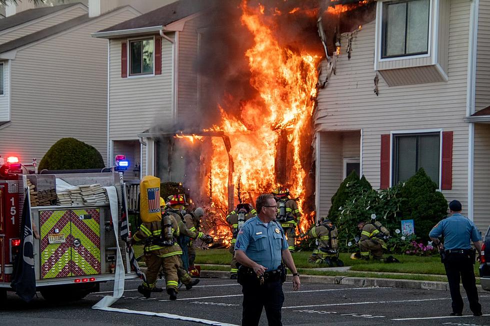 Fire engulfs townhouse in Middletown requiring 50 firefighters to put out