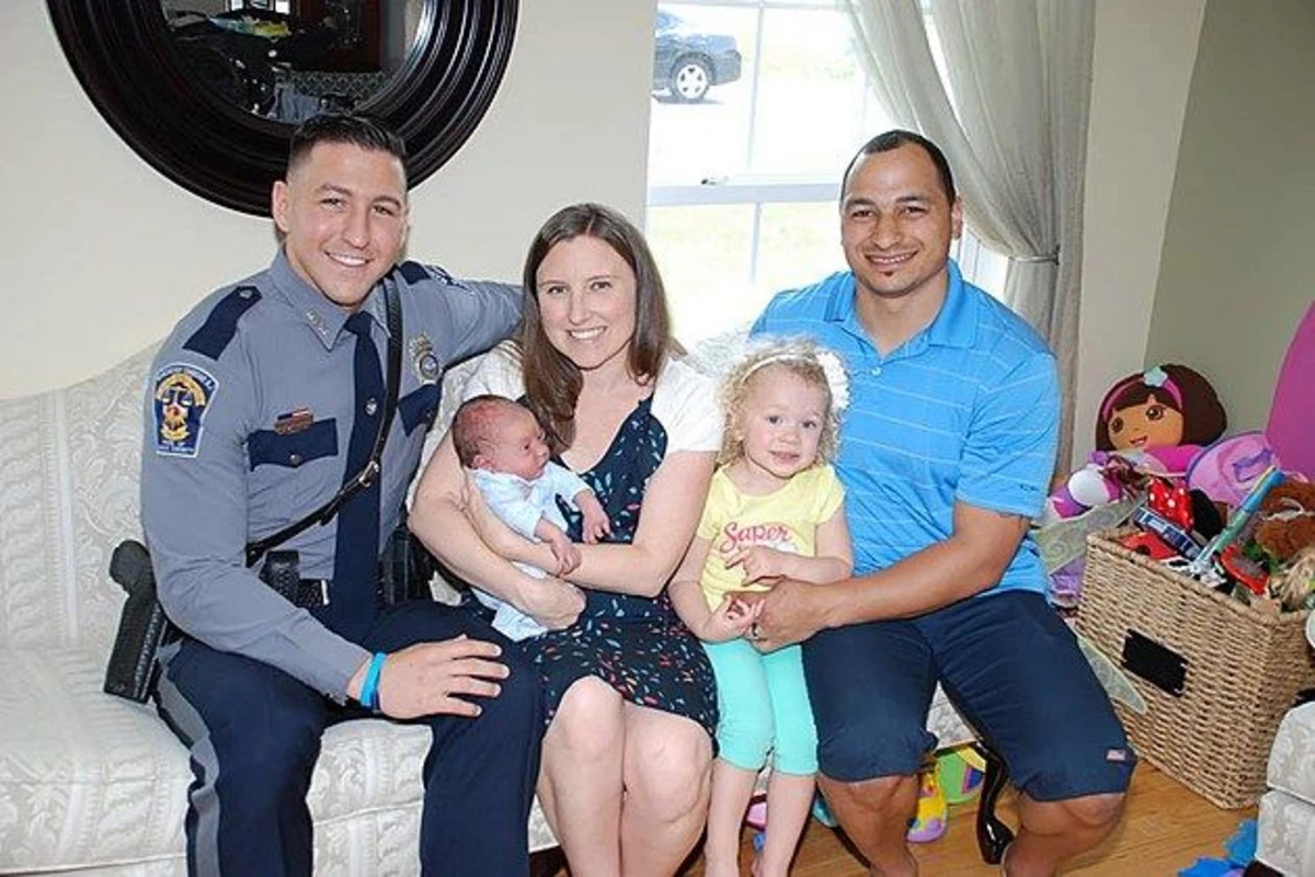 Police officer helps save baby born in car en route to the hospital - Good  Morning America