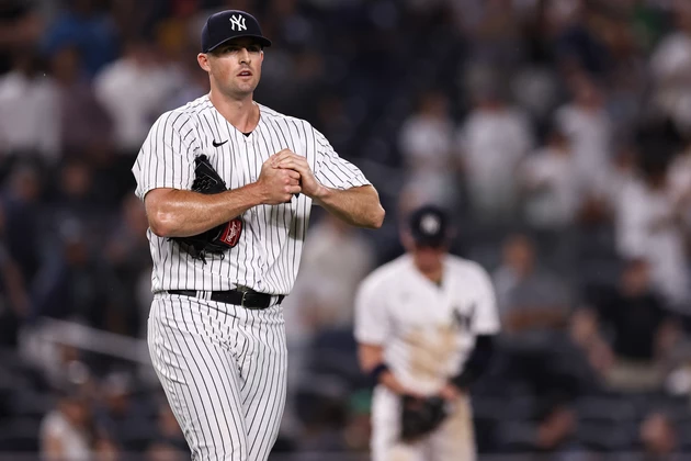 Yankees reliever among athletes holding autograph sessions in OC