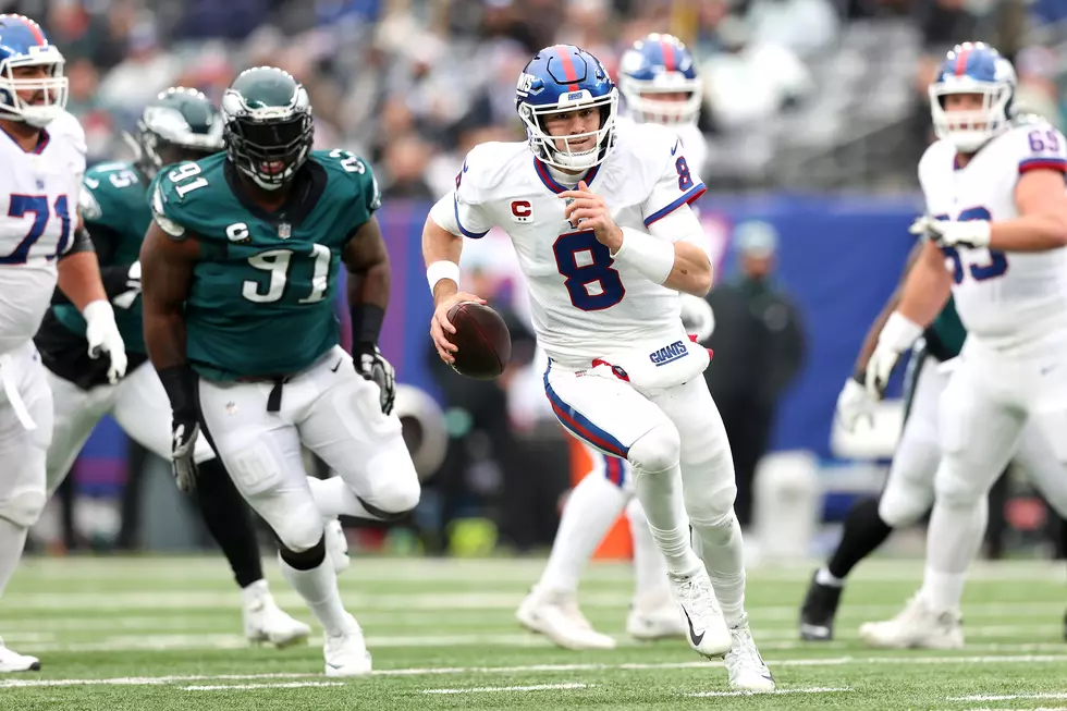 Eagles, Giants Still Playing; Jets Still Futile