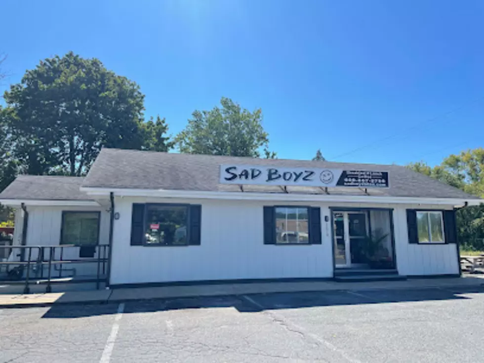Fantastic New Restaurant "Sad Boyz" Open in New Gretna