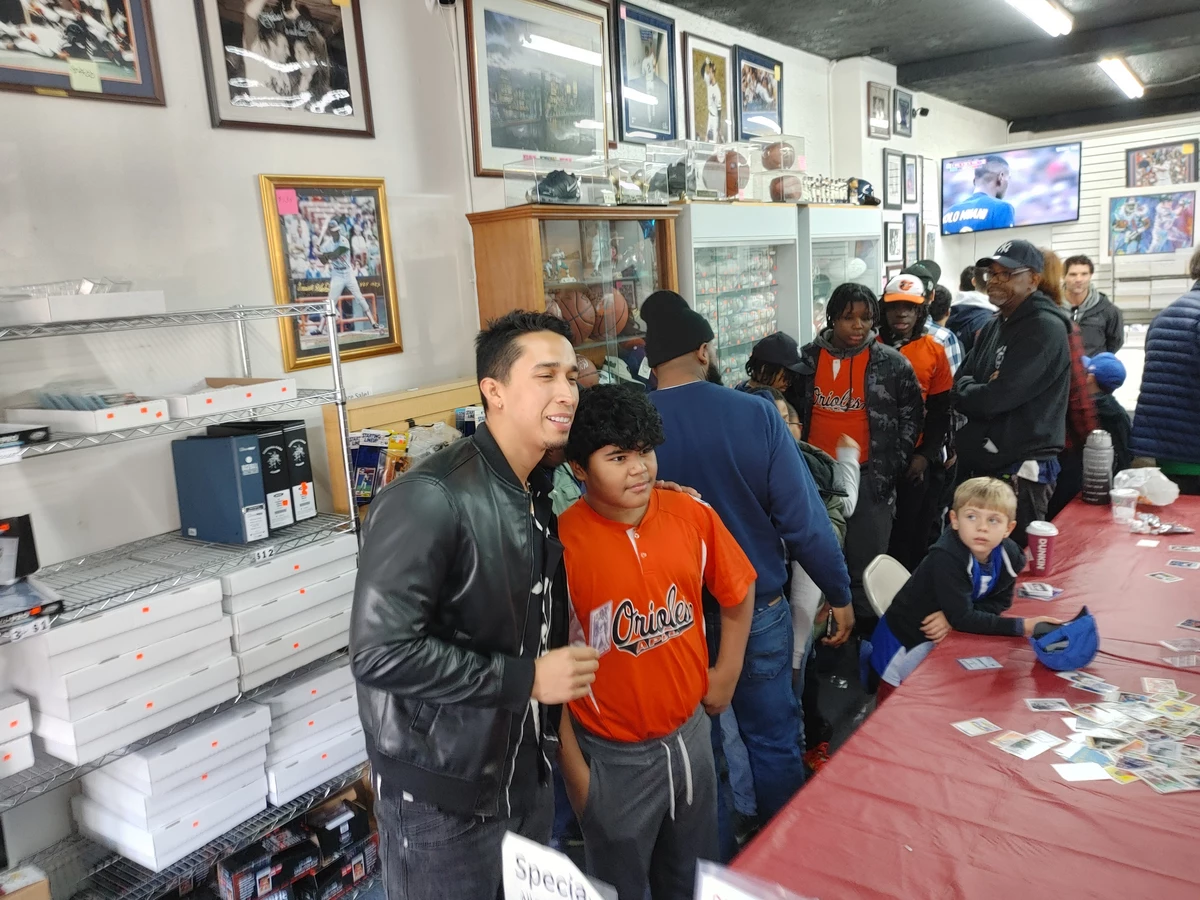 Yankees rookie sensation Oswaldo Cabrera surprises little league team, meets with fans in Belmar
