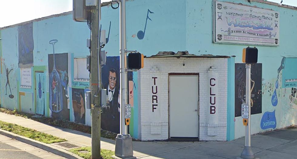 Bruce Springsteen and his wife Patti Scialfa have donated $100,000 to help restore the Turf Club in Asbury Park, NJ
