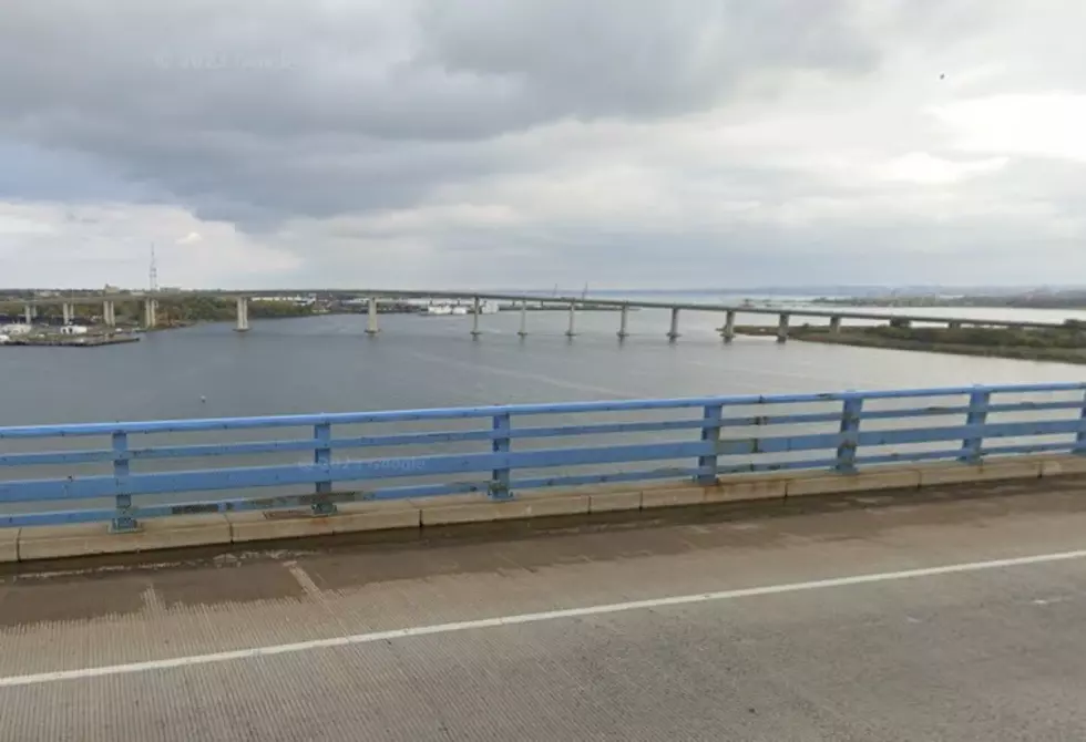 Woman Jumps From The Thomas Edison Bridge And Survives