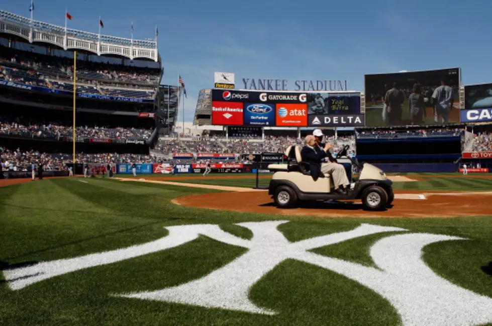 New York Yankees Honor Retired Marine and Combat Dog [VIDEO]