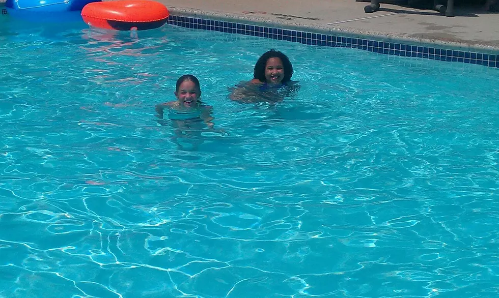 Marianne &#038; Granddaughter Gia Have Fun at the Pool