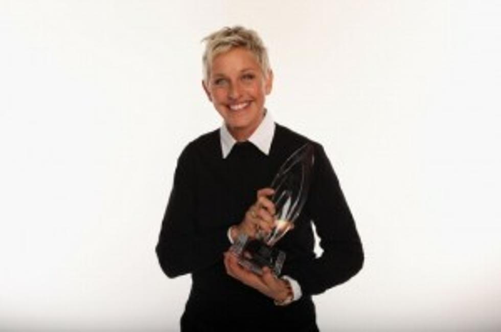 Ellen DeGeneres Gives Waitress $10,000