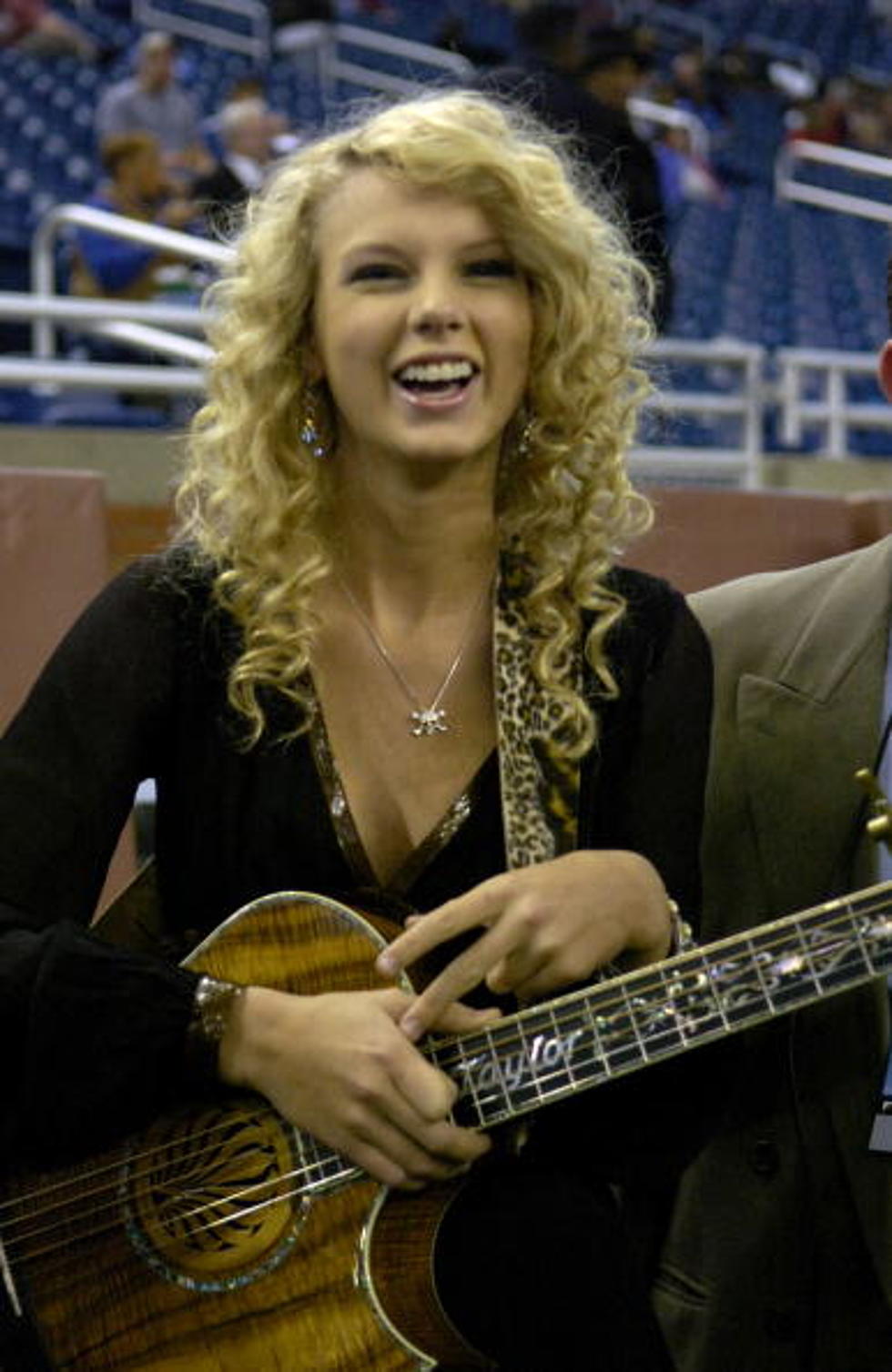 Remember Taylor Swift’s Curly Hair and Cowboy Boots?