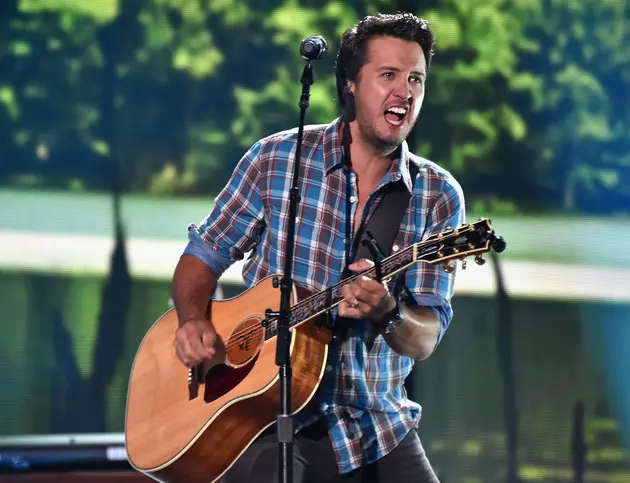 4 Intimate Moments When Luke Bryan &#8216;Stripped It Down&#8217; in South Jersey