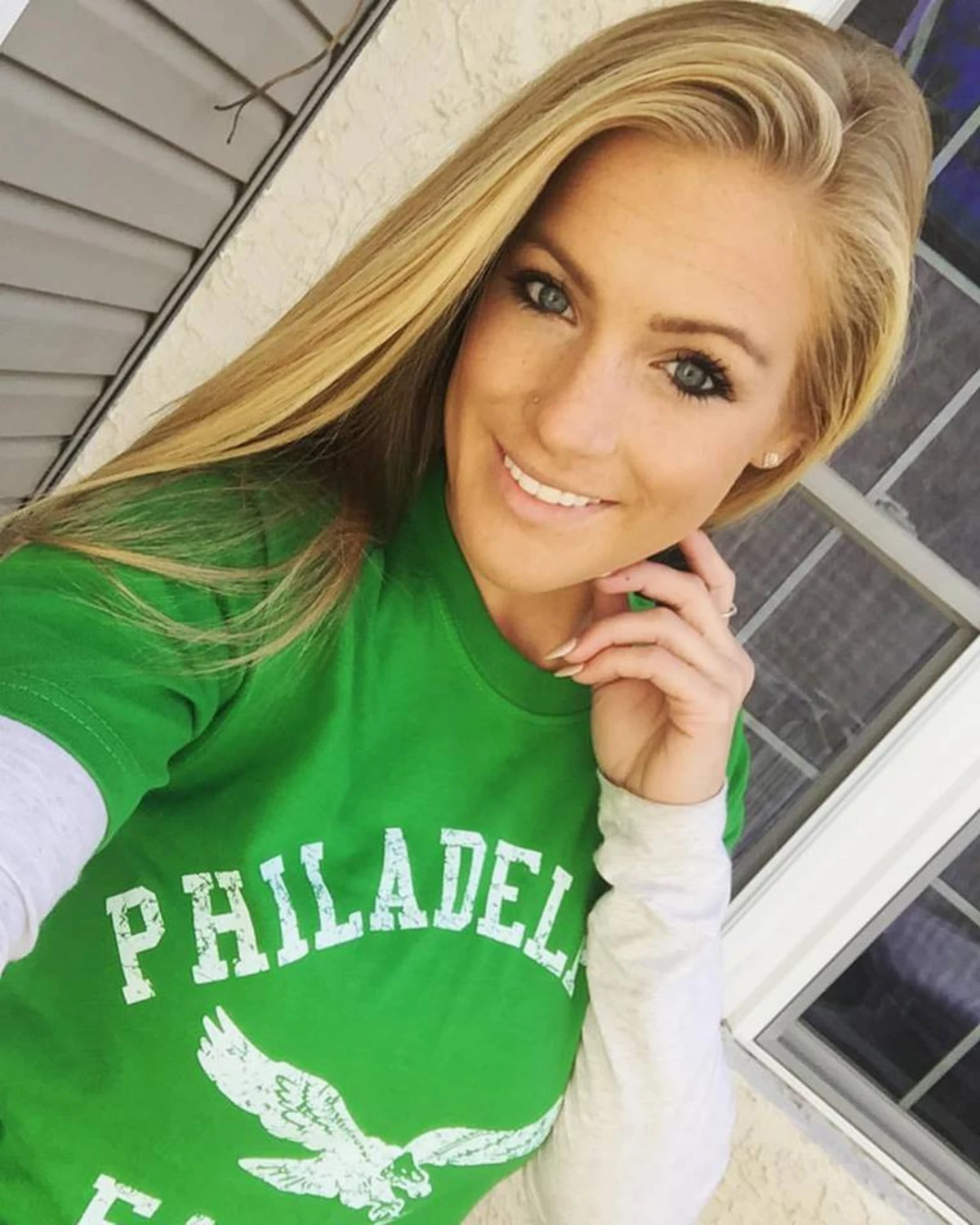 Female Friday: Hot blonde Philadelphia Eagles fan shows off her
