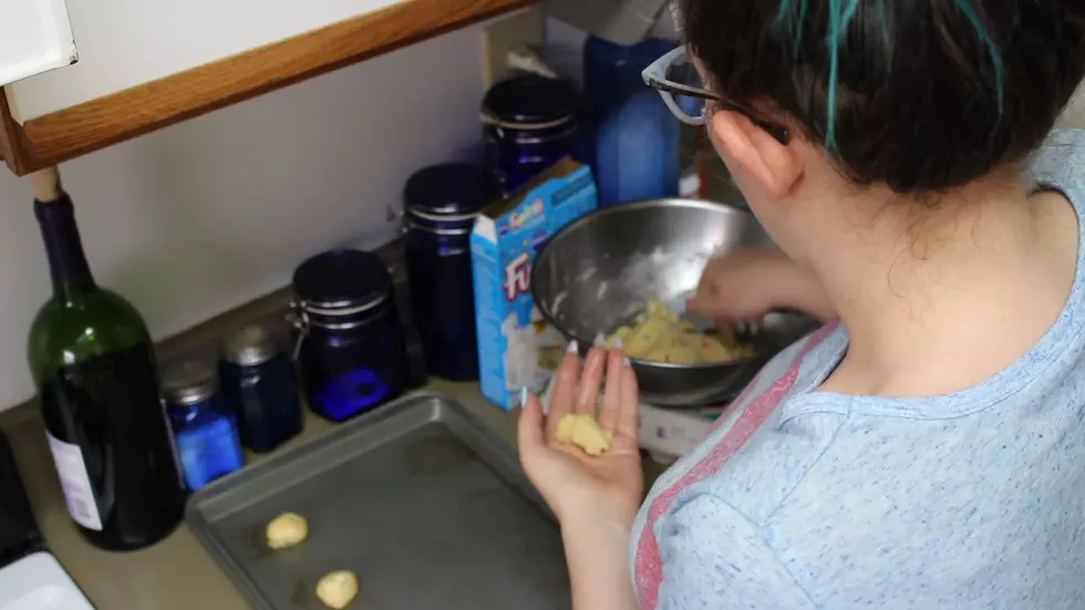 The Internet Made Me Do It &#8211; Cake Mix Cookies [Video]