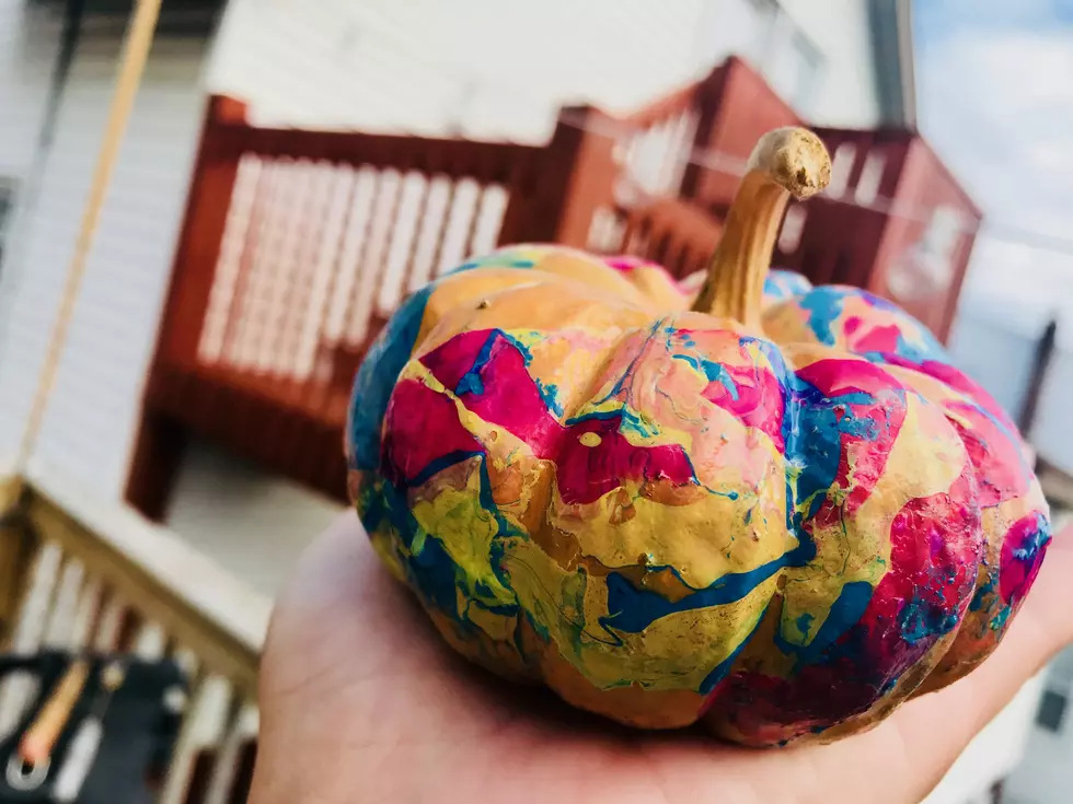 HALLOWEEN HACK: Mini-Marble Pumpkins with Nail Polish