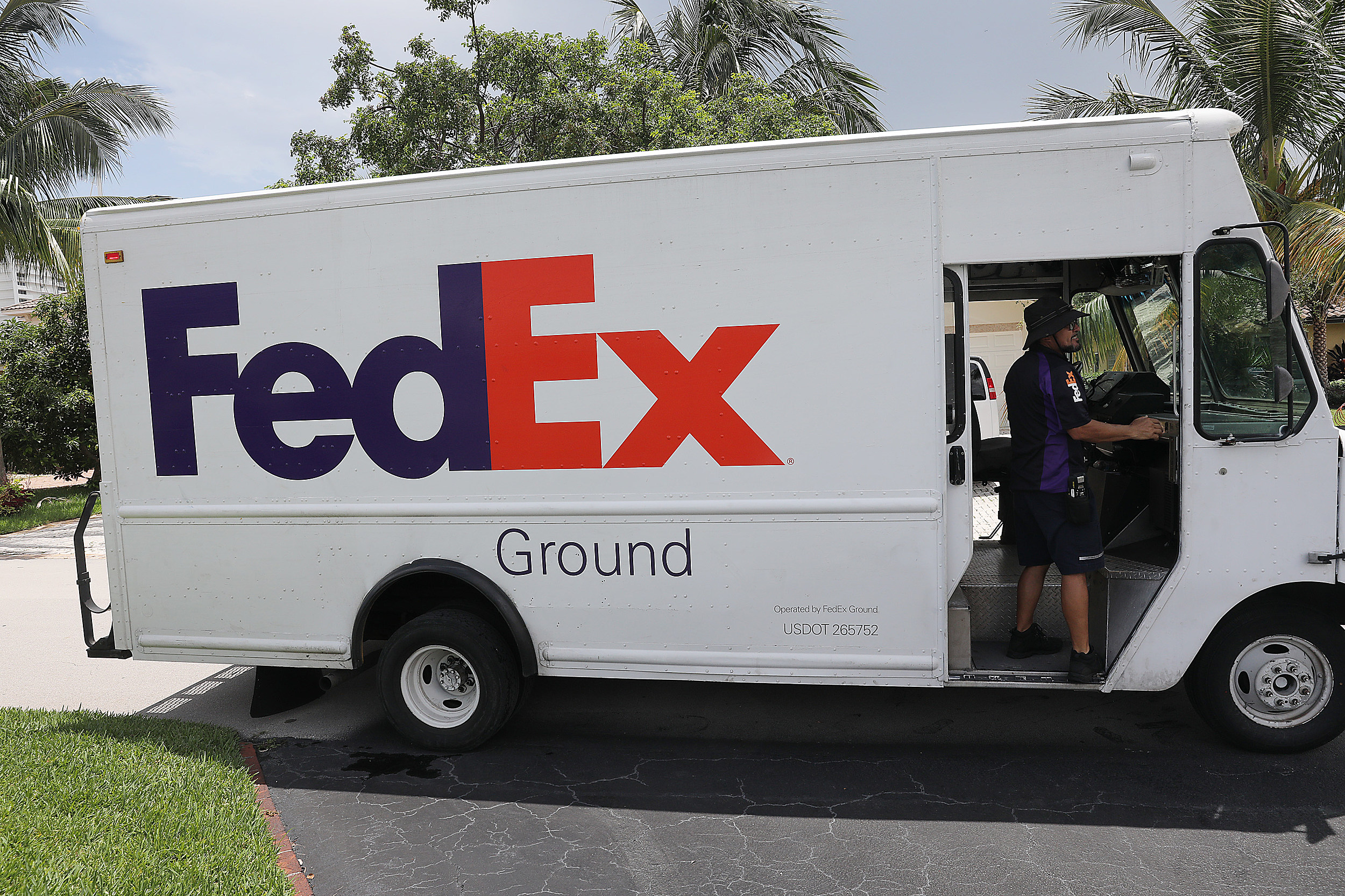 when does fedex deliver