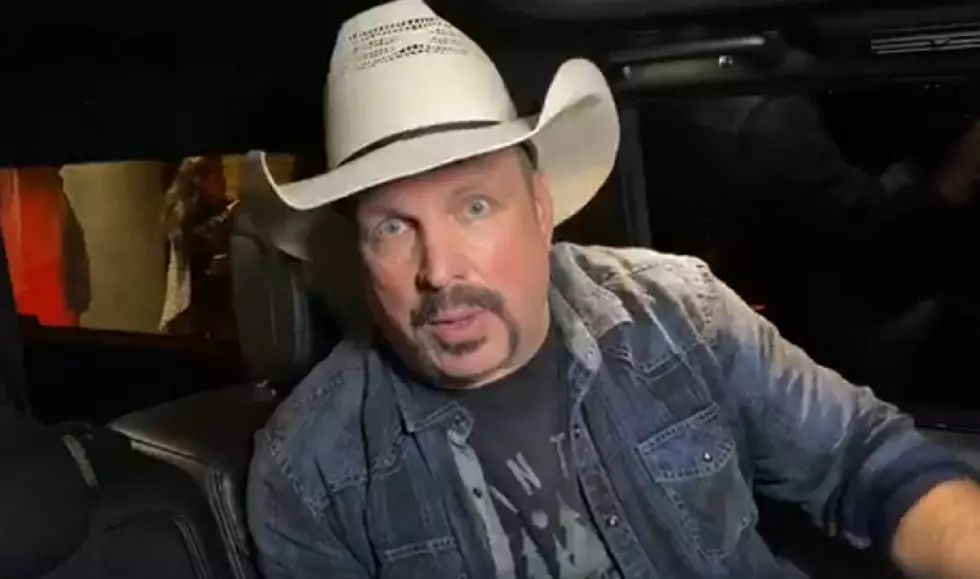 Here&#8217;s What Garth Said After Last Night&#8217;s Dive Bar Show