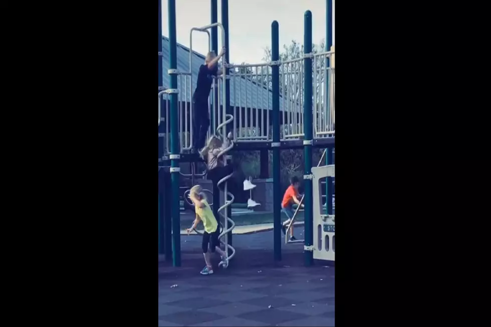 This Is How You Use Those Spiral Ladder Things On The Playground