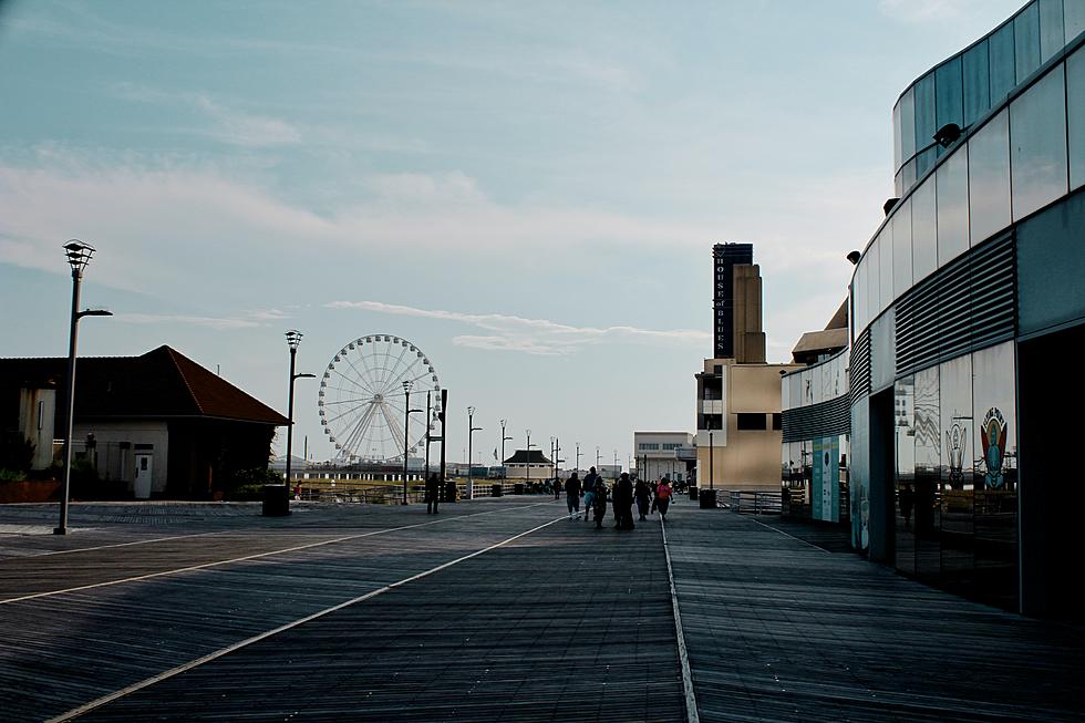 9 Foot Tall Naked Lady Statue Found in Atlantic City is Rather Dirty