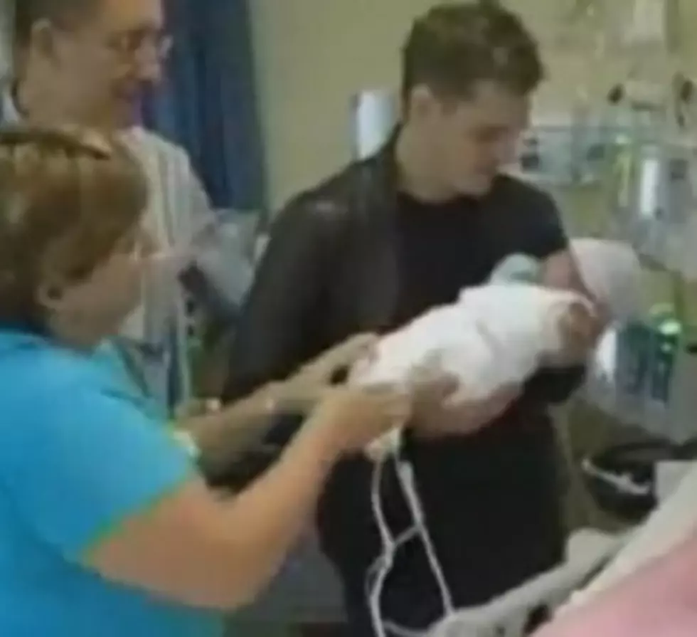 Michael Buble Sings to a Dying Baby [VIDEO]